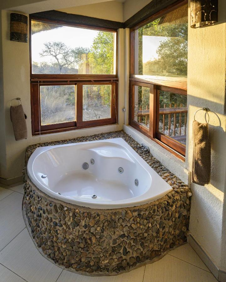 Leopard'S Lair Bush Lodge Hoedspruit Zewnętrze zdjęcie